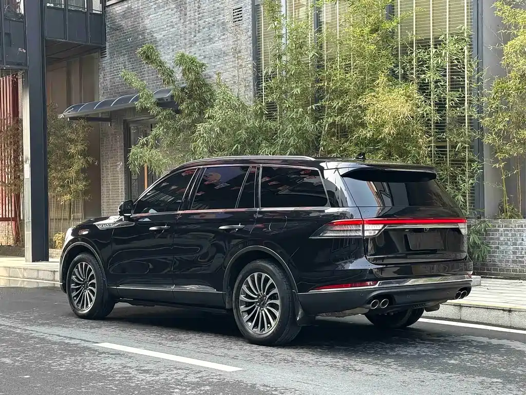 Lincoln Aviator 2022 — фото 12