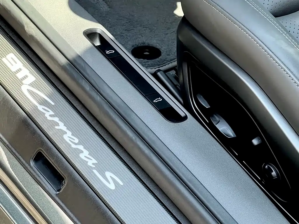 Porsche 911 2021 — фото 13