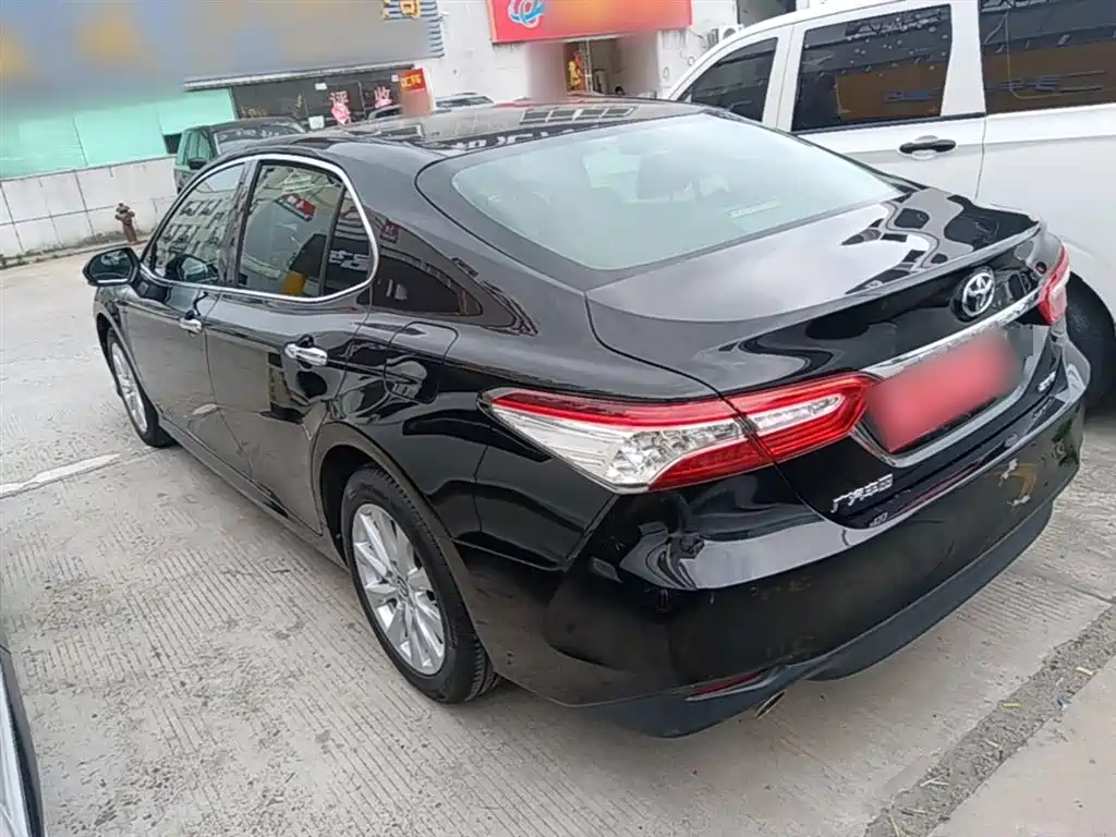 Toyota Camry 2019 — фото 5