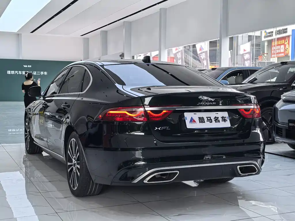 Jaguar XFL 2025 — фото 13