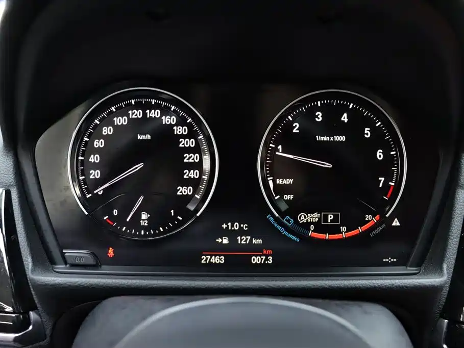 BMW 1 Series 2022 — фото 8