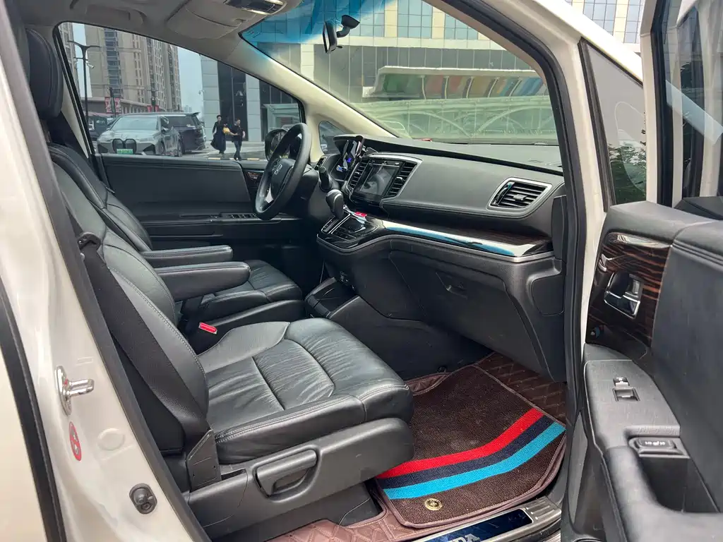 Honda Odyssey 2019 — фото 18