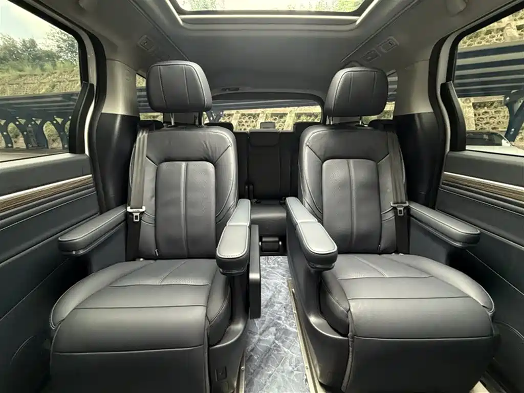 GAC Motor Trumpchi M8 2022 — фото 7