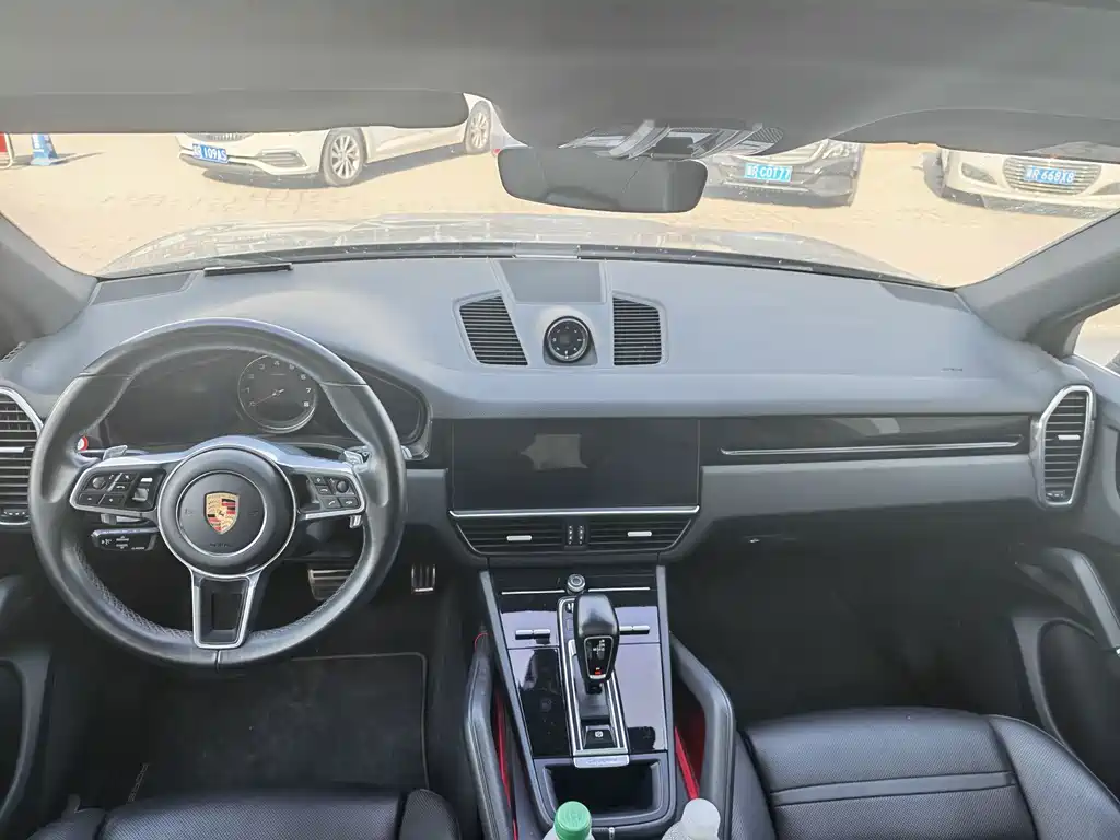 Porsche Cayenne 2019 — фото 12