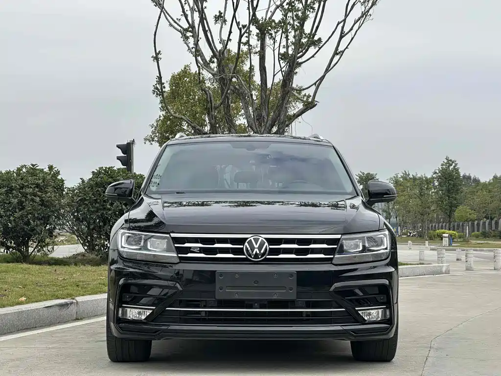 Volkswagen Tiguan L 2020 — фото 2