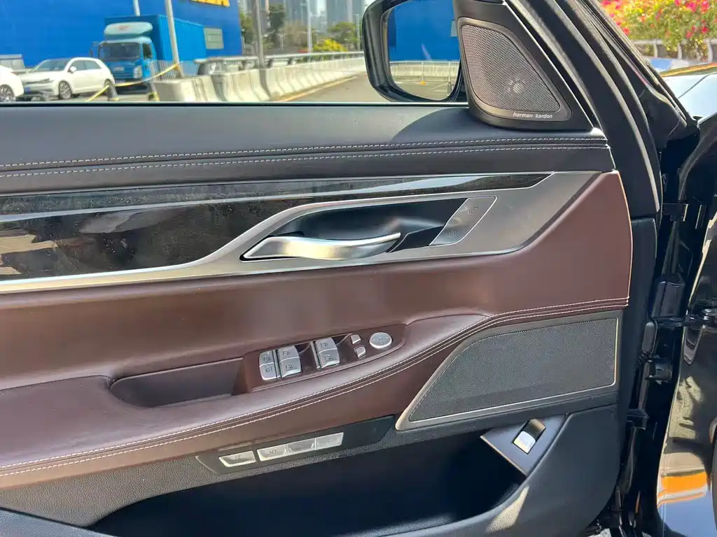 BMW 7 Series 2016 — фото 13