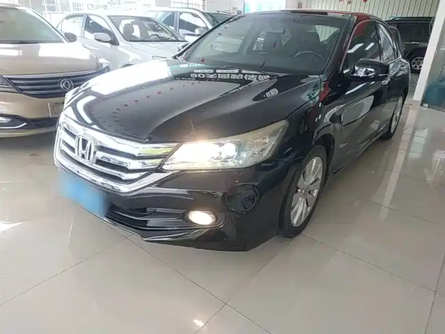 Honda Accord 2015 — фото 1