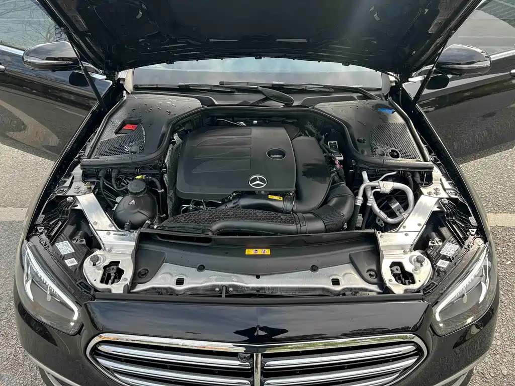 Mercedes-Benz E-Class 2022 — фото 20