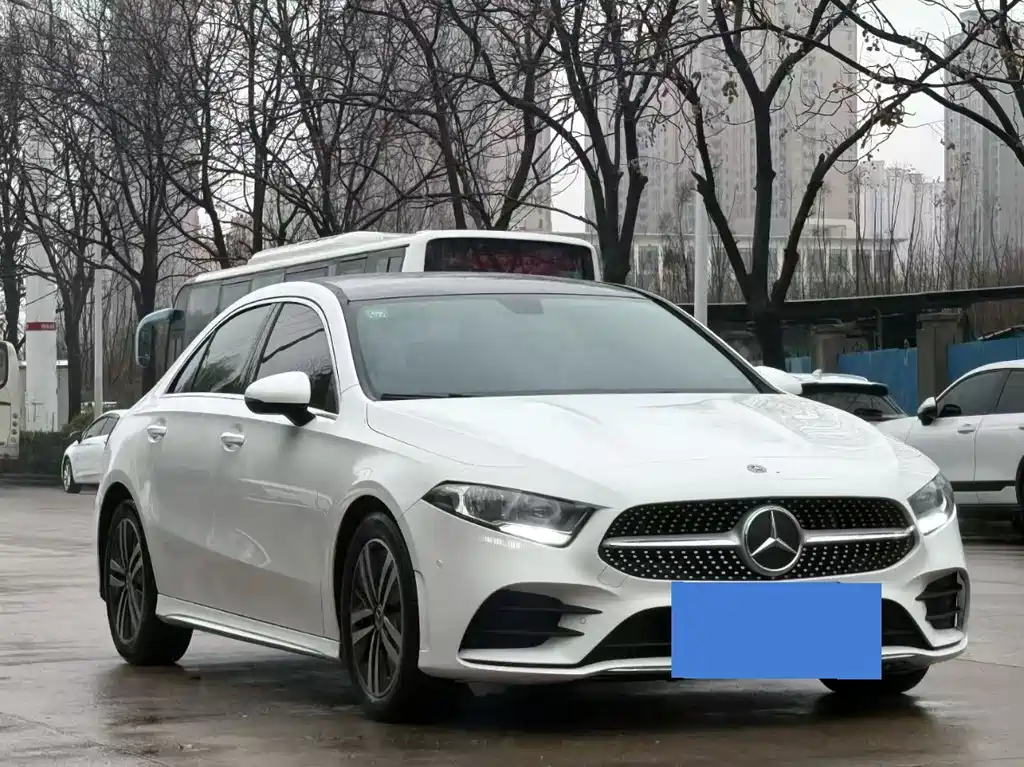 Mercedes-Benz A-Class 2019 — фото 3