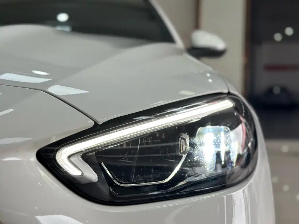 Mercedes-Benz C-Class 2022