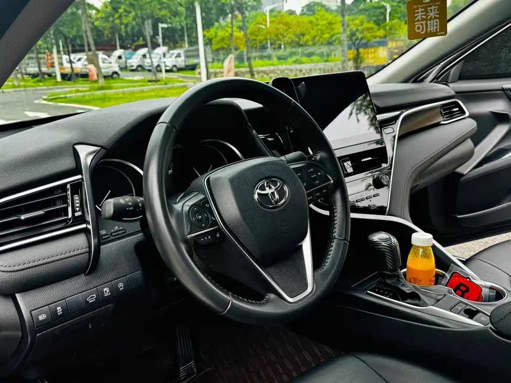 Toyota Camry 2024 — фото 12