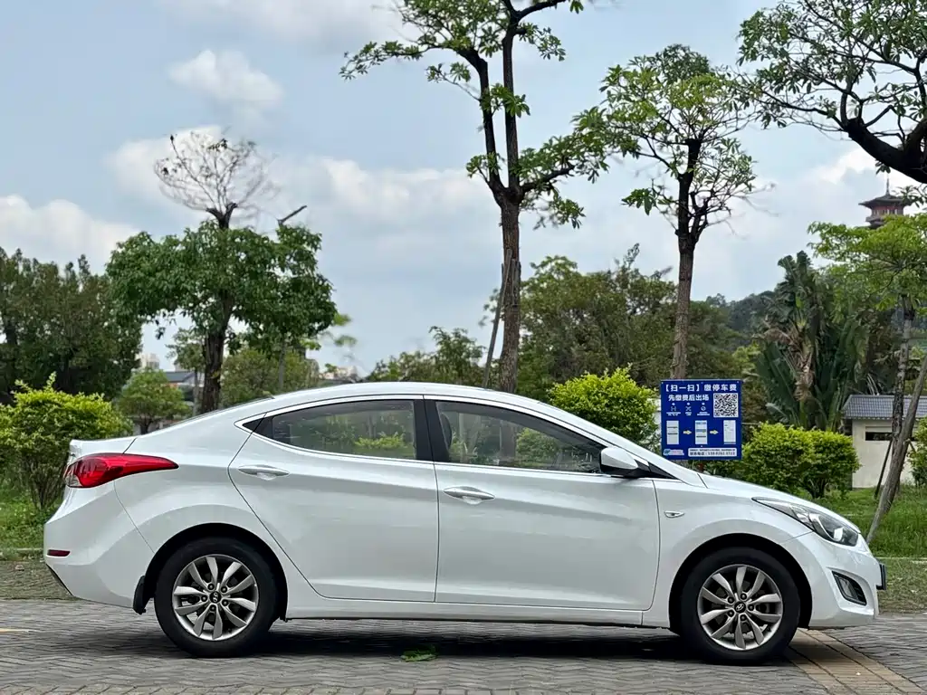 Hyundai Elantra Langdong 2016 — фото 4