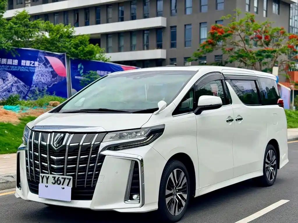 Toyota Alphard 2026 — фото 1
