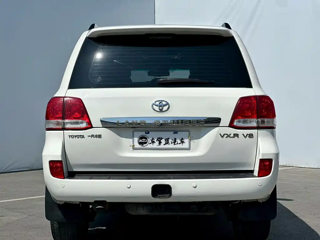 Toyota Land Cruiser 2011 — фото 8