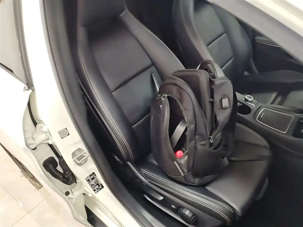 Mercedes-Benz GLA 2018 — фото 25