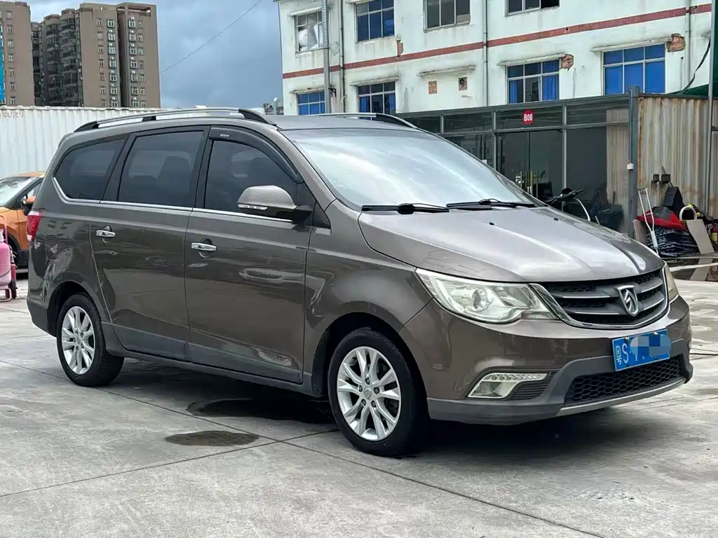 Baojun 730 2015
