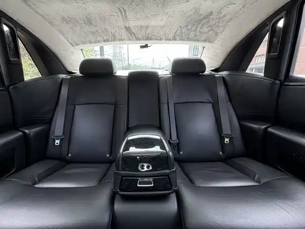 Rolls-Royce Ghost 2010