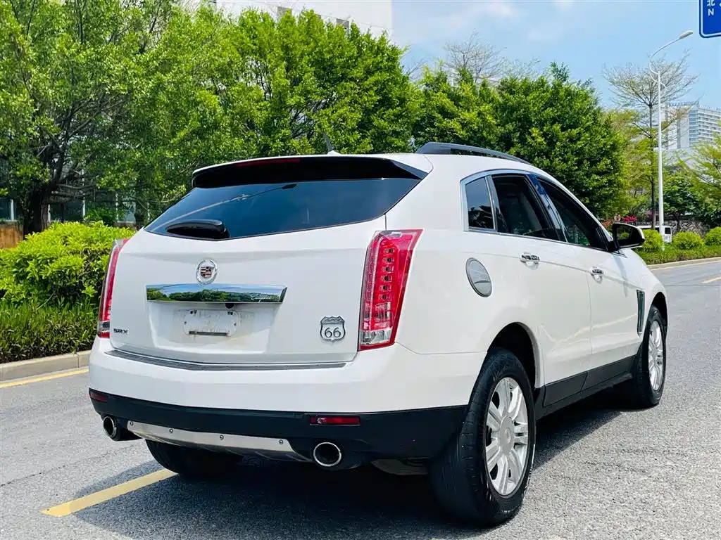 Cadillac SRX 2015 — фото 4