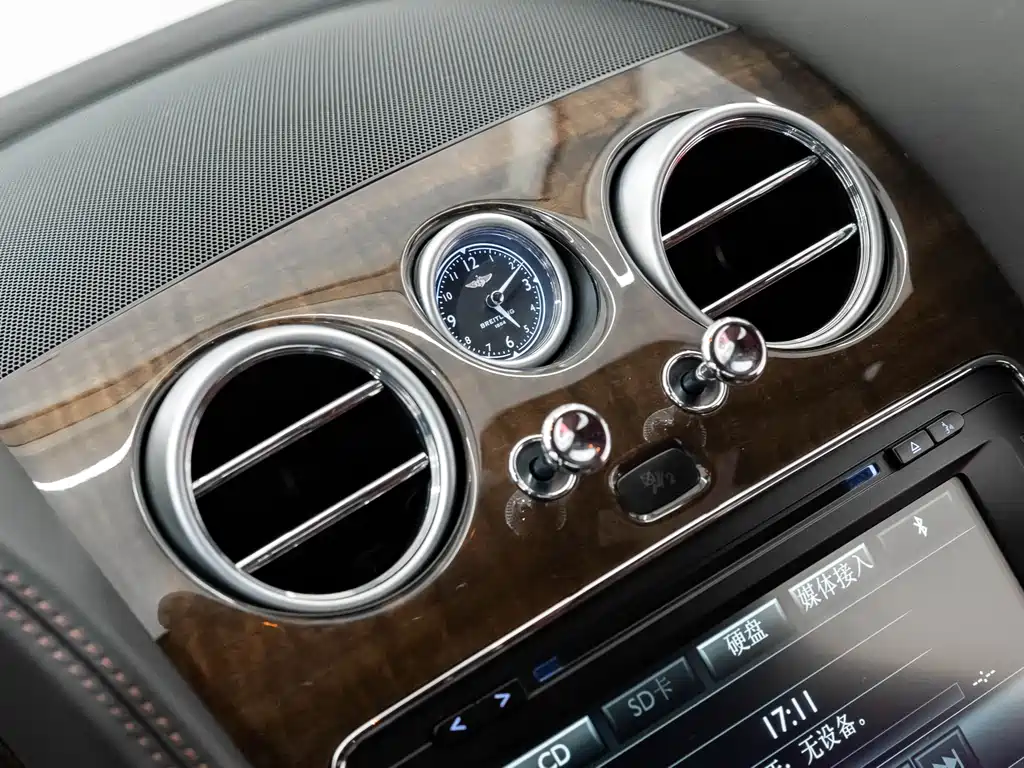 Bentley Continental 2018 — фото 13