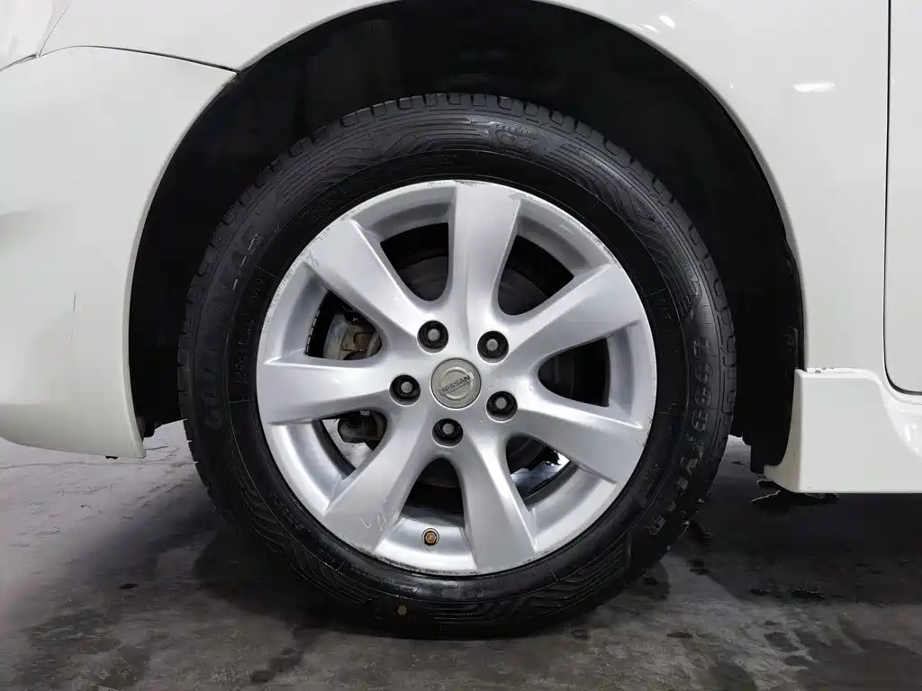 Nissan Tiida 2015 — фото 17