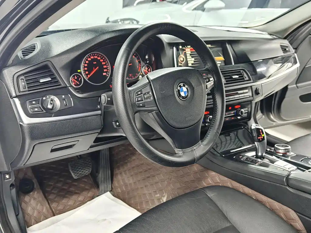 BMW 5 Series 2013 — фото 13