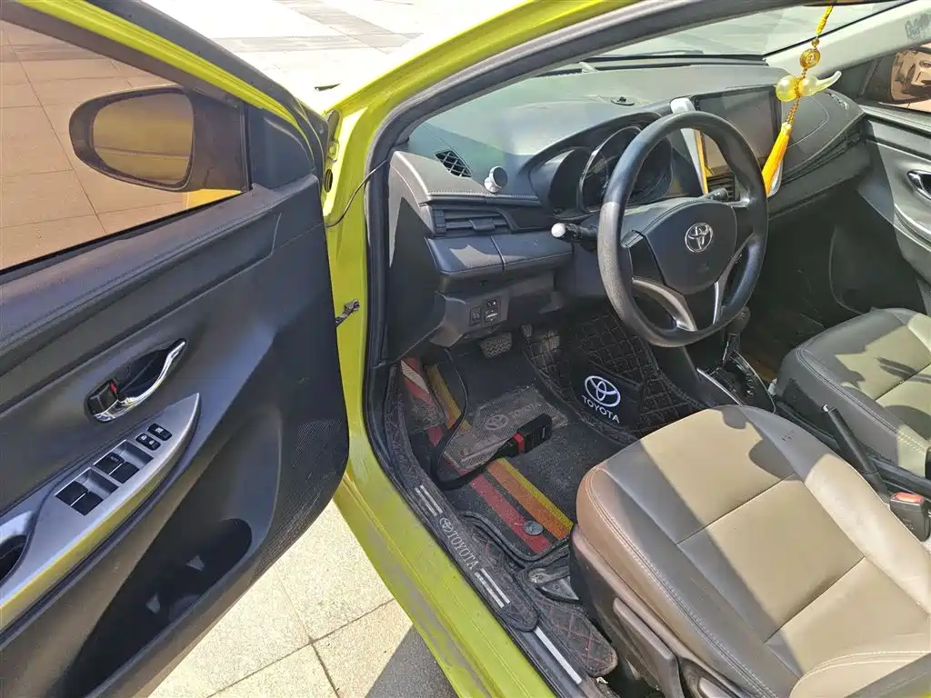 Toyota Yaris L 2016 — фото 12