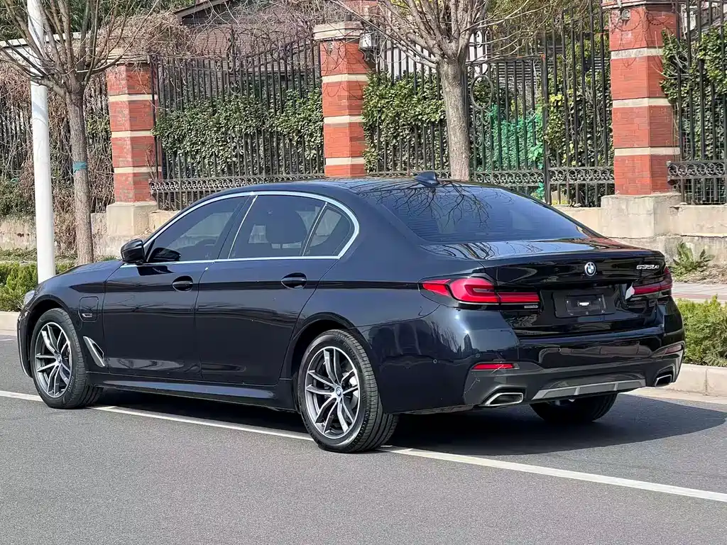 BMW 5 Series New Energy 2022 — фото 3