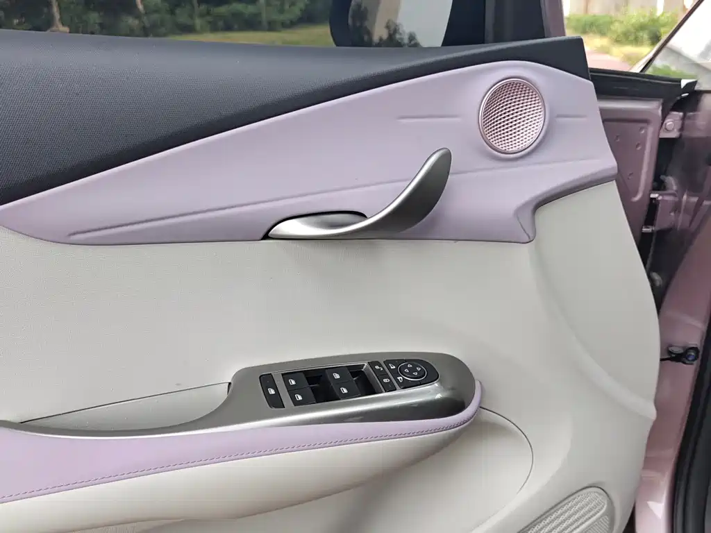 BYD Dolphin 2022 — фото 10