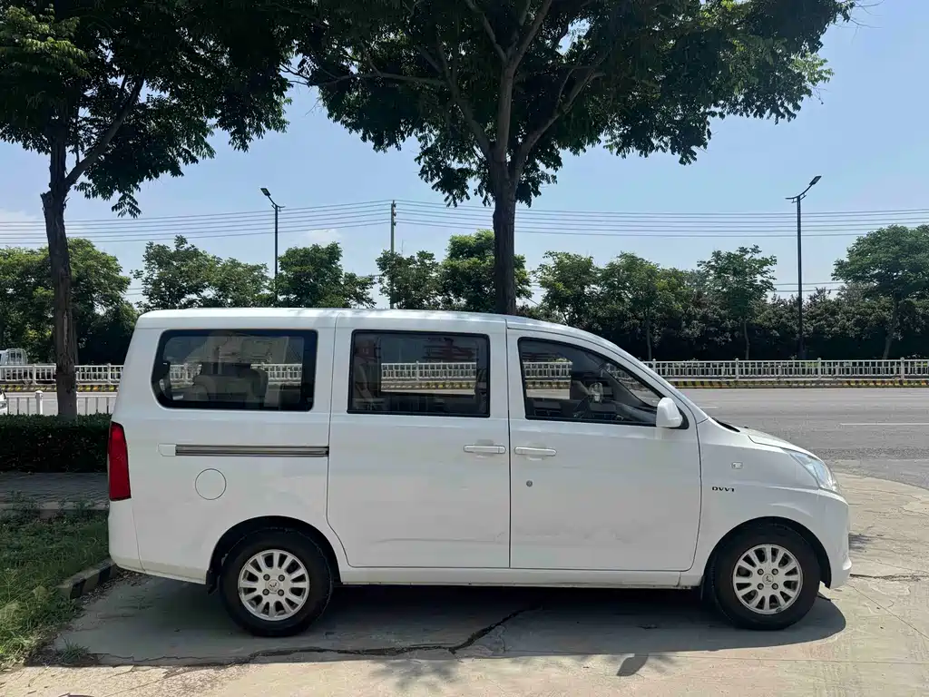 Wuling Rongguang V 2016 — фото 6