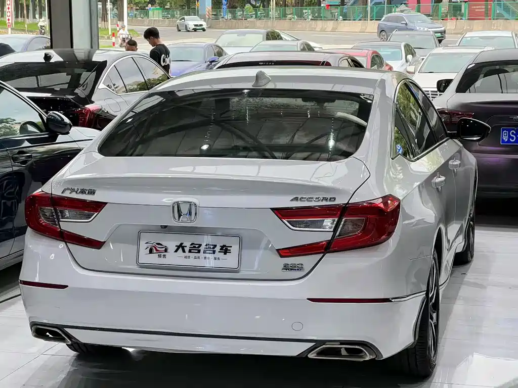 Honda Accord 2019 — фото 9