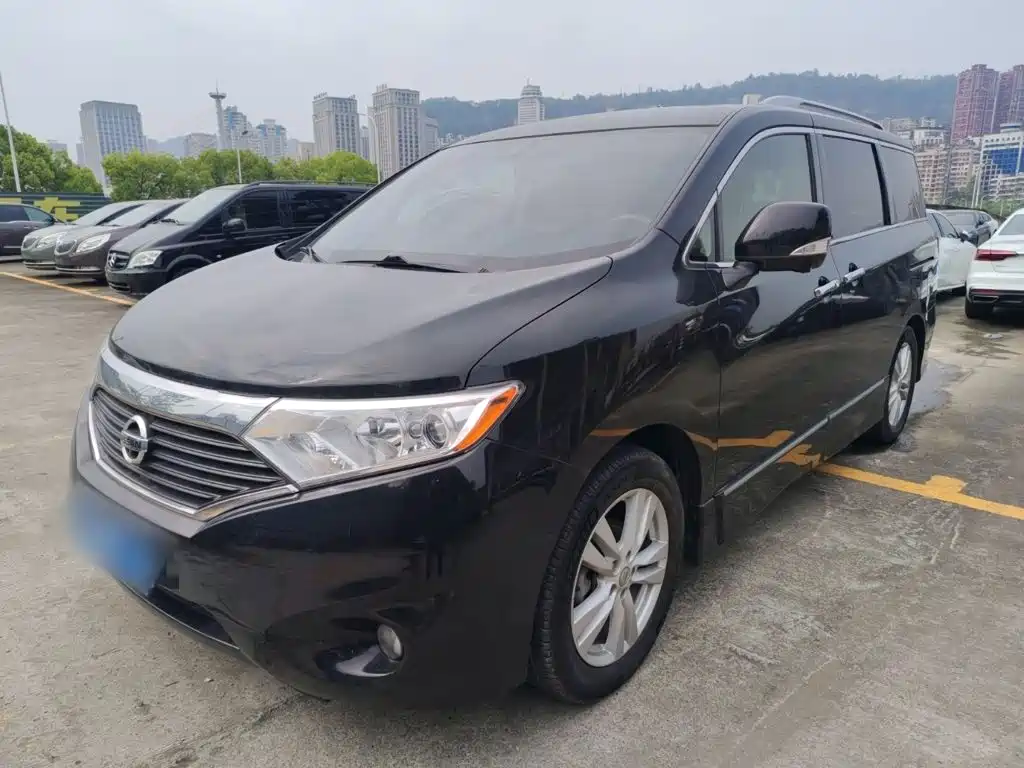 Nissan Quest 2015 — фото 1