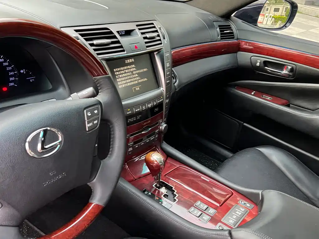 Lexus LS 2009 — фото 15