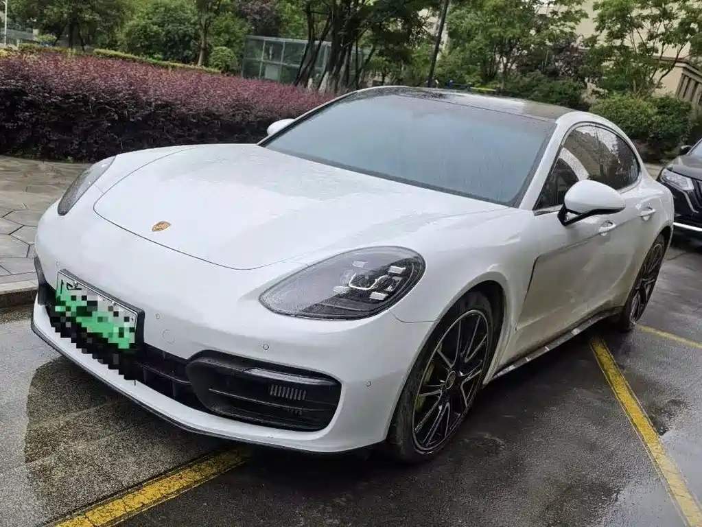 Porsche Panamera Hybrid 2021