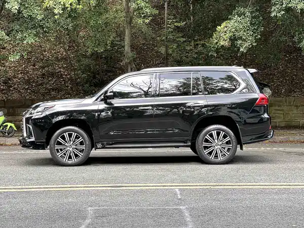 Lexus LX 2019