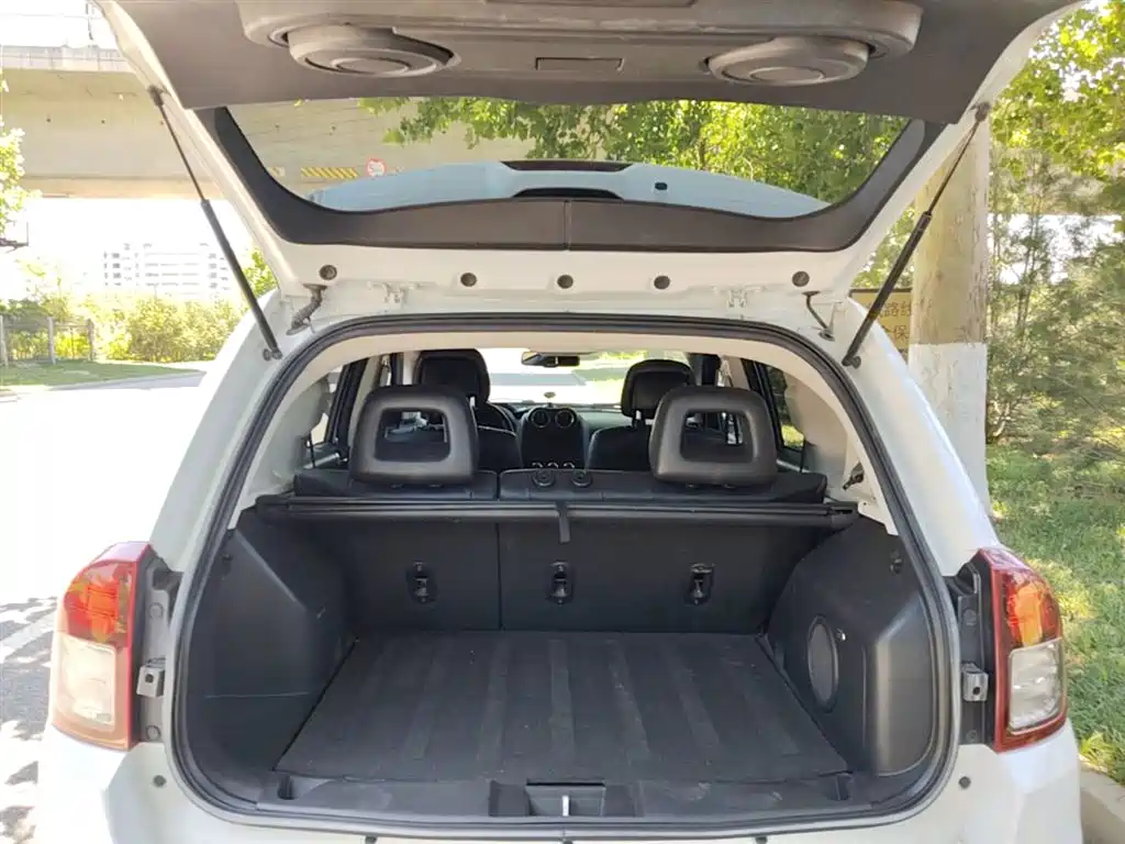 Jeep Compass 2015 — фото 19
