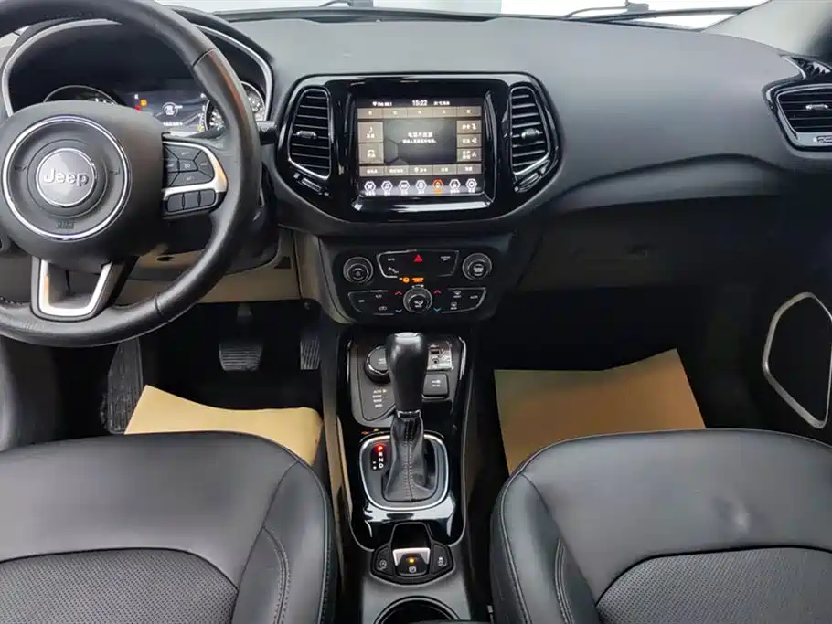 Jeep Compass 2019 — фото 13
