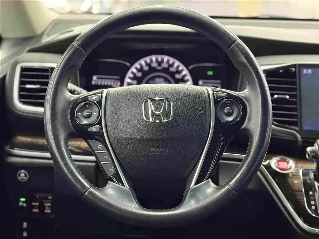 Honda Odyssey 2017 — фото 15
