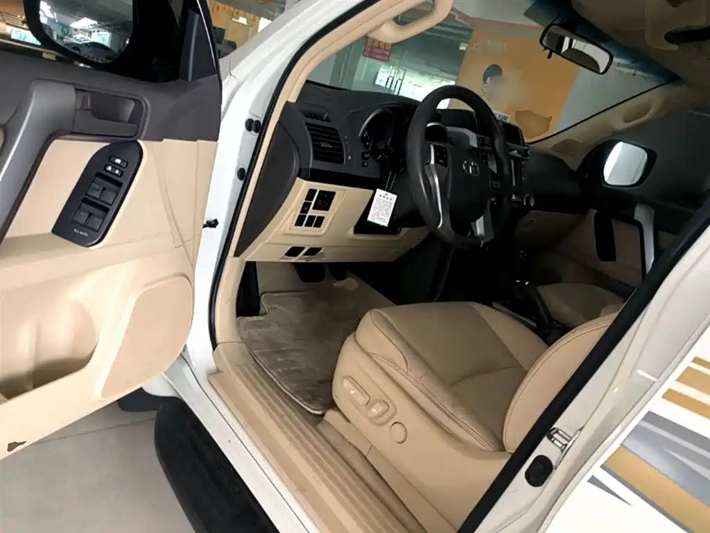 Toyota Prado 2015 — фото 16