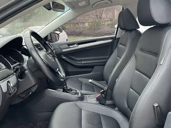 Volkswagen Sagitar 2017