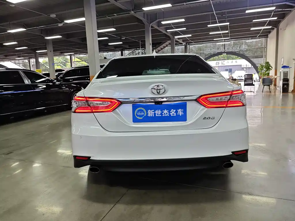 Toyota Camry 2023 — фото 15