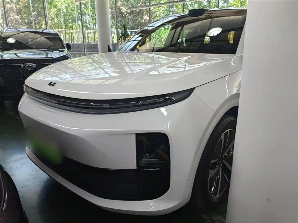 Li Auto Li L6 2025