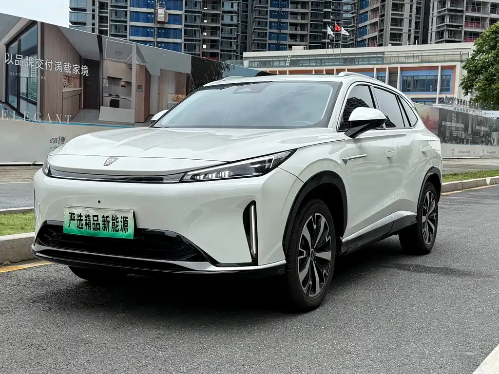 Roewe D5X DMH 2024