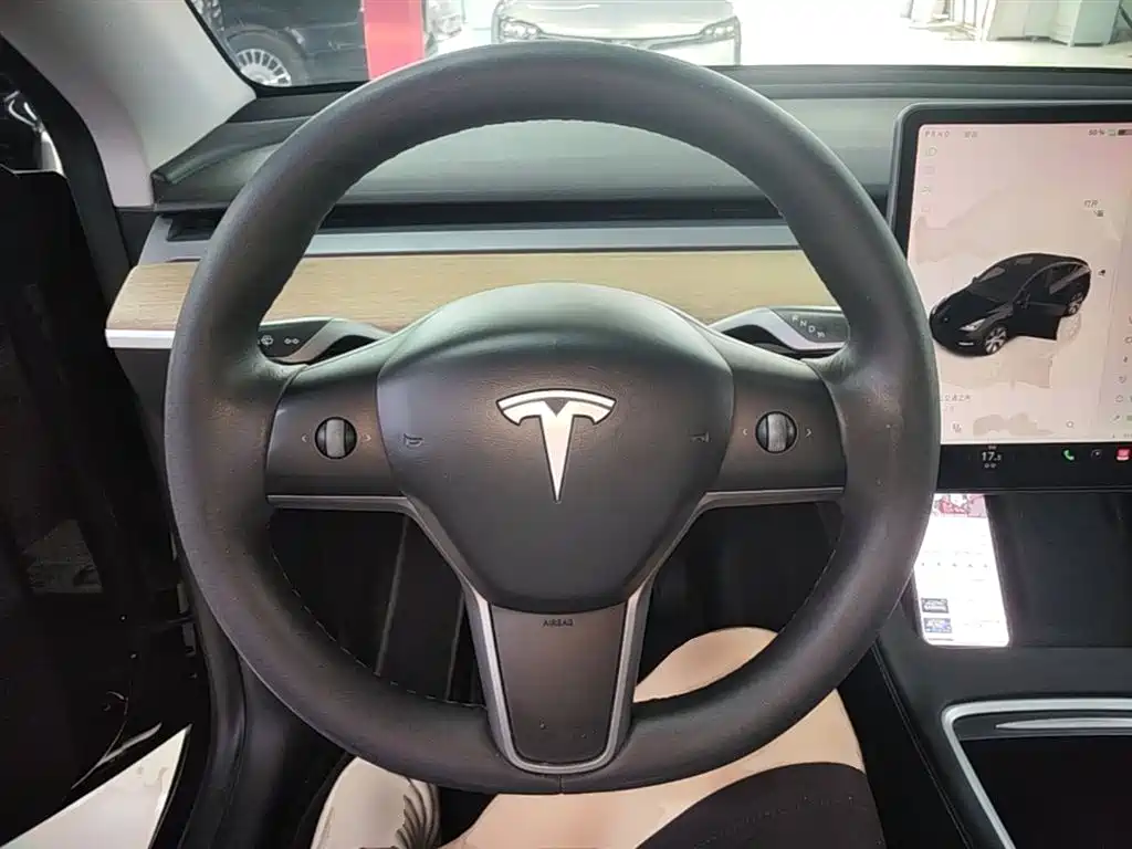 Tesla Model Y 2022 — фото 11