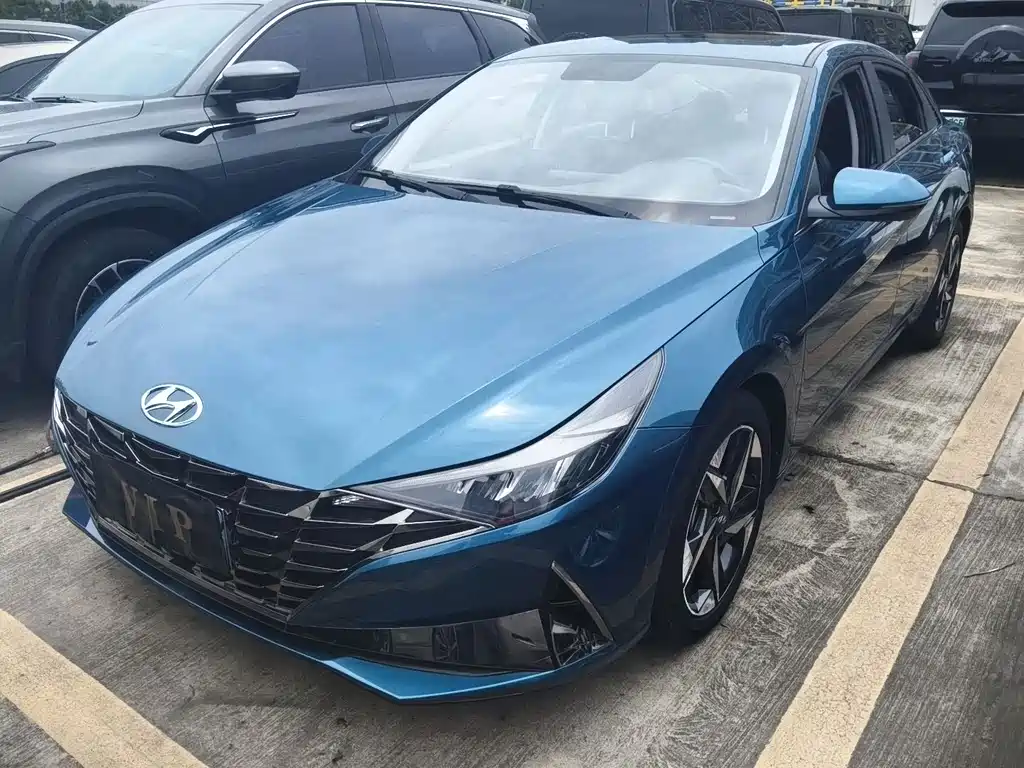 Hyundai Elantra 2022