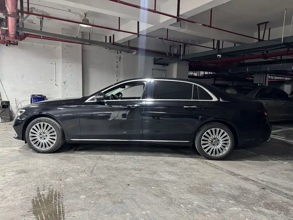 Mercedes-Benz E-Class 2022 — фото 9