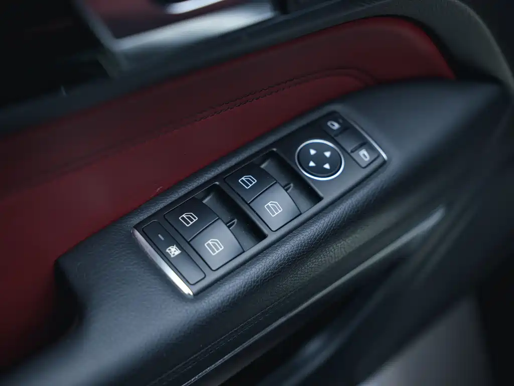 Mercedes-Benz E-Class 2014 — фото 11