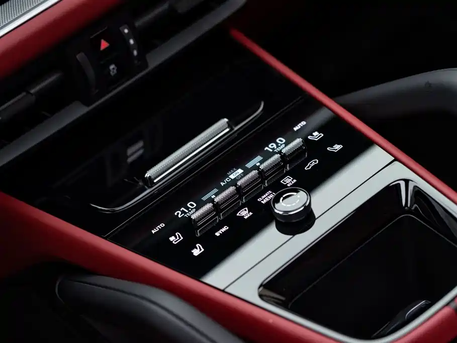 Porsche Cayenne 2023 — фото 15