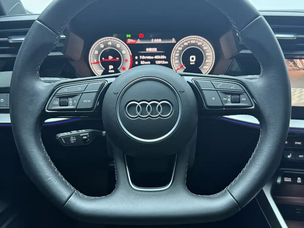 Audi A3 2023 — фото 14