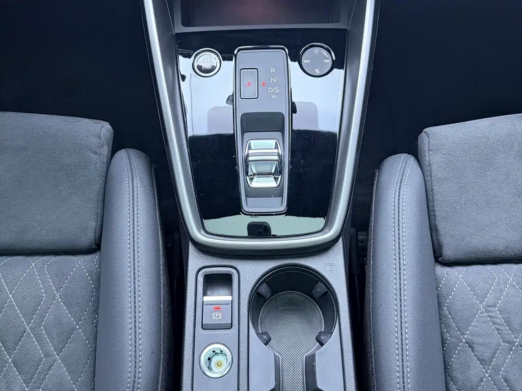 Audi A3 2023 — фото 15