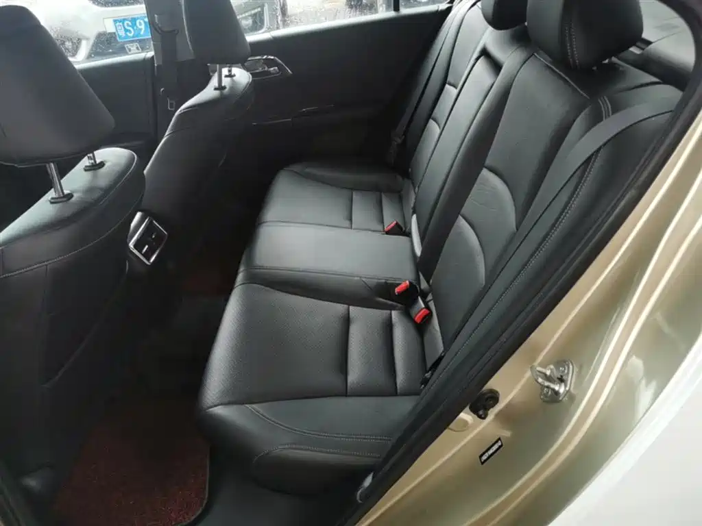 Honda Accord 2016 — фото 13